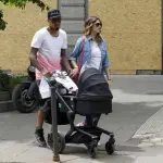 Melissa Satta: a spasso con Maddox