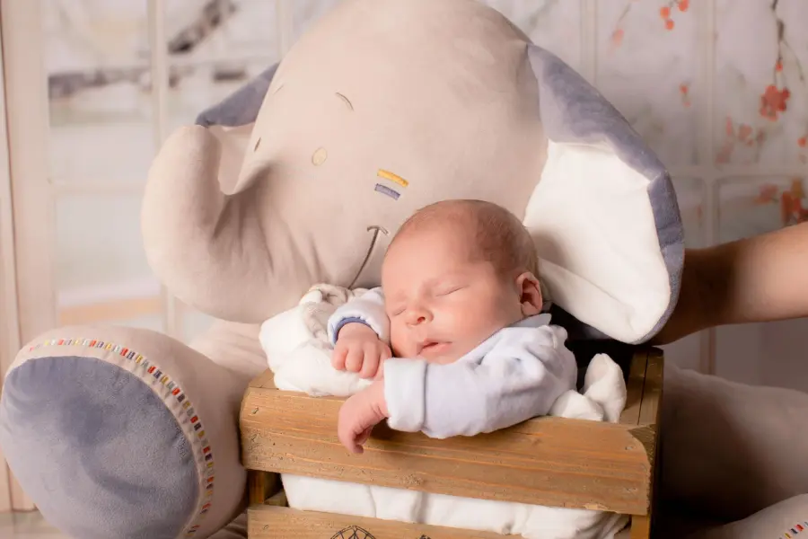 Come vestire il neonato in estate: guida pratica