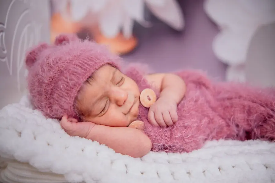 Cacca del neonato: colori, consistenza e allerta