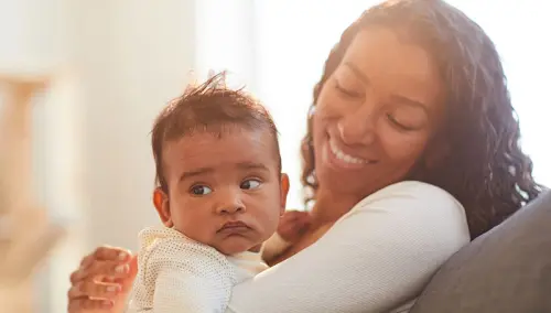 Curare i capelli durante l’allattamento
