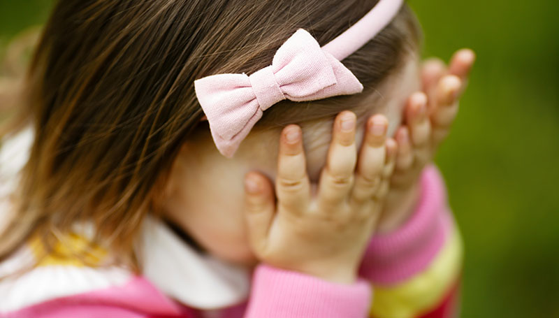 Mamma Elisa: Giochiamo a nascondino. «Quattro…dieci….nove!».