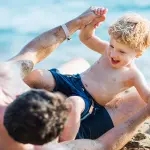 Niente panico per le mani sporche dei figli: la terra rinforza lo stomaco