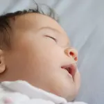 Come pulire le orecchie del bambino