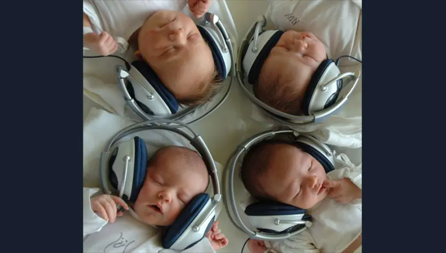 I bebè prematuri crescono con la musica live