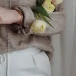 Gioielli per neomamme: idee per celebrare la maternità con stile