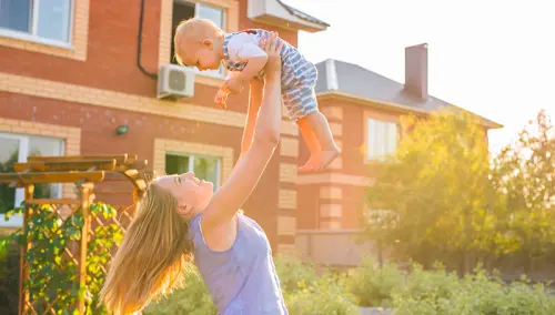Il parto e la maternità fanno bene al cervello della mamma