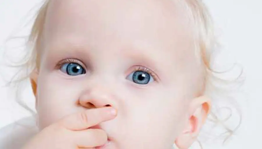 Perchè tutti i bebè hanno gli occhi blu
