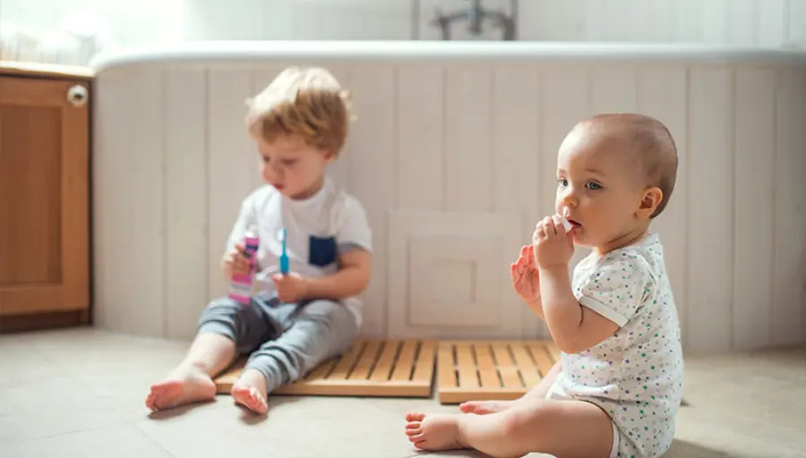 Denti da latte scoloriti: un motivo di preoccupazione?