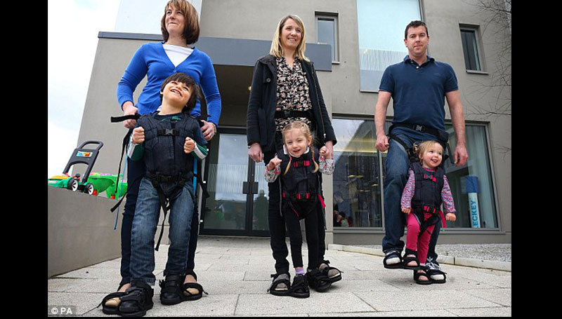 Upsee, il sostegno che consente ai bambini disabili di camminare