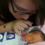 Il baby cooling, la terapia del freddo contro l’asfissia