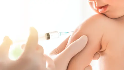 In sperimentazione in Europa un nuovo vaccino per prevenire 6 malattie infantili