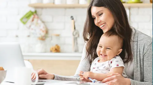 Maternità e lavoro: binomio possibile, ma solo dopo i primi due anni