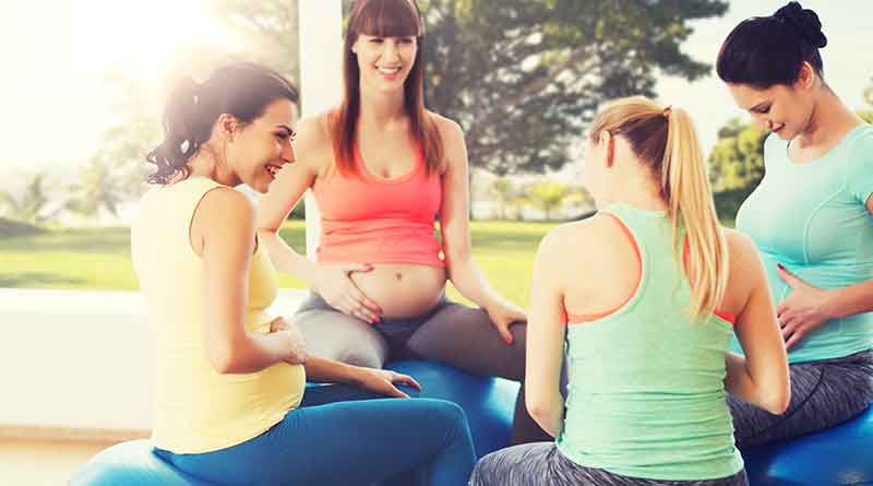 Neomamme in forma con la ginnastica all’aria aperta