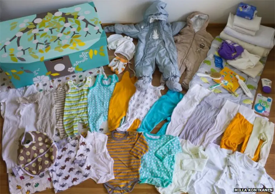 Dormire in una culla di cartone: tutti i vantaggi di un’antica tradizione finlandese