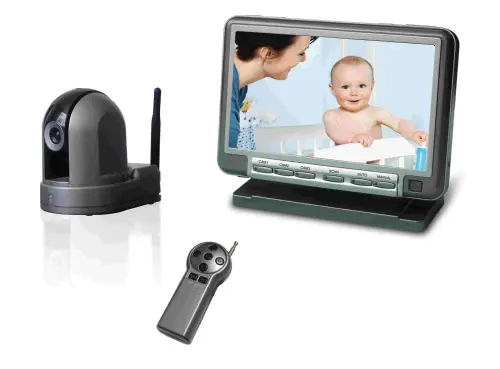 Hacker spia bimba di 10 mesi dalla videocamera wireless