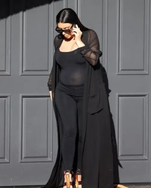 Kim Kardashian al quinto mese di gravidanza