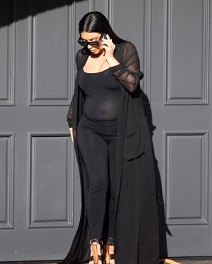 Kim Kardashian al quinto mese di gravidanza