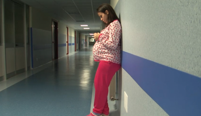 Incinta a 10 anni, non è un caso di violenza