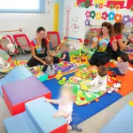 Telecamere negli asili per evitare maltrattamenti sui bambini, chi favorevole chi contrario