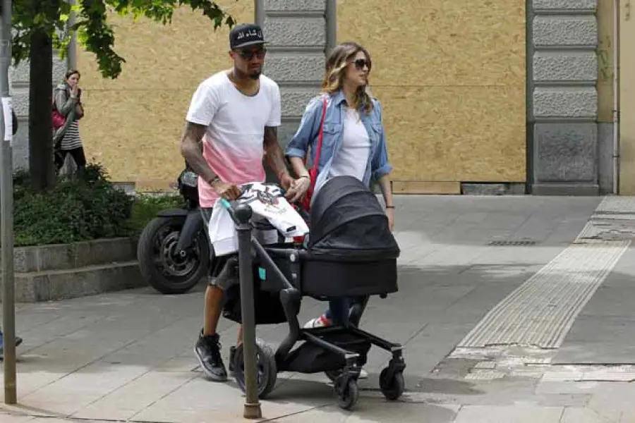 Melissa Satta: a spasso con Maddox