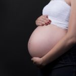 Come prevenire e gestire le smagliature della gravidanza