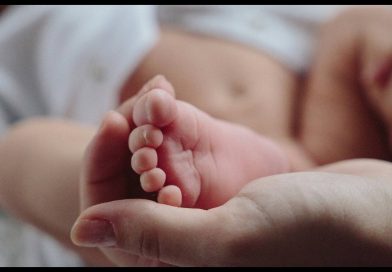 Maternità ed allattamento: perché scegliere l’abbigliamento bio